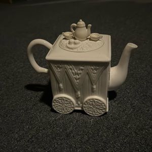 Butler’s pantry teapot by Lennox